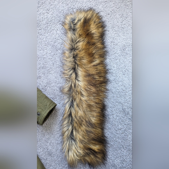 Blanc Parka - Picture 4 of 9